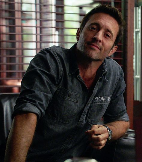 Trident Tattoo, Hawaii 5 0, Alex Love, Steve Mc, Alex O Loughlin, Lycra Men, Hawaii Five O, Alex O'loughlin, Great Tv Shows