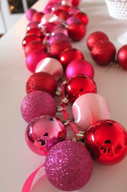 What To Do With Extra Ornaments, Company Christmas Party Table Decor, Ornament Table Centerpieces, Xmas Centerpiece Ideas, Christmas Table Decor Ideas, Christmas Party Centerpieces, Store Christmas Decorations, Dollar Store Christmas Decorations, Valentine Table Decorations