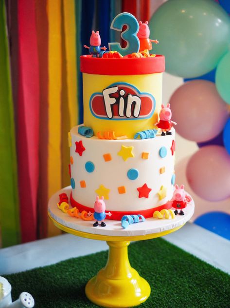 Playdoh Cake Ideas, Playdough Cake Birthday, Playdough Themes, Playdough Cake, Dumbo Birthday Party, Play Doh Party, Playdough Party, Painting Birthday Party, Pig Birthday Party