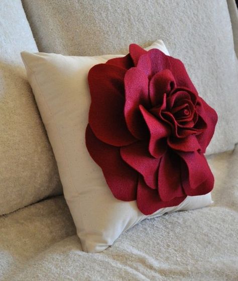 Red Rose Lane Felt Rose, Cream Pillow, Cream Pillows, Rose Pillow, Felt Roses, Rose Applique, Bantal Sofa, Pretty Pillow, Sewing Pillows