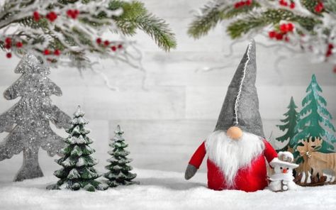 Scandinavian gnomes: A history of gnomes in Sweden, Norway and Denmark Gnome Wallpaper Iphone, Christmas Gnome Wallpaper, Wallpaper Backgrounds 4k, Swedish Christmas Traditions, Wallpaper Iphone Hd, Gnome Wallpaper, Štědrý Den, Christmas Cartoon Characters, Background Winter