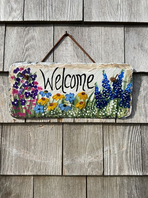 Painted Slate Welcome Sign, Personalized Garden Slate Sign, Floral Welcome Plaque, Porch Decor, Door Hanger, Porch Sign, Garden Decor - Etsy Slate Crafts, Painted Bee Hives, Slate Painting, Painted Pavers, Slate Garden, Gnome Art, Paint Patterns, Door Plates, Garden Fence Art