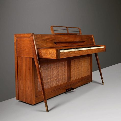 Spinet Piano, Upright Piano, Vintage Cabinets, Walnut, Piano, 1960s, Mid-century Modern, Brass, Furniture