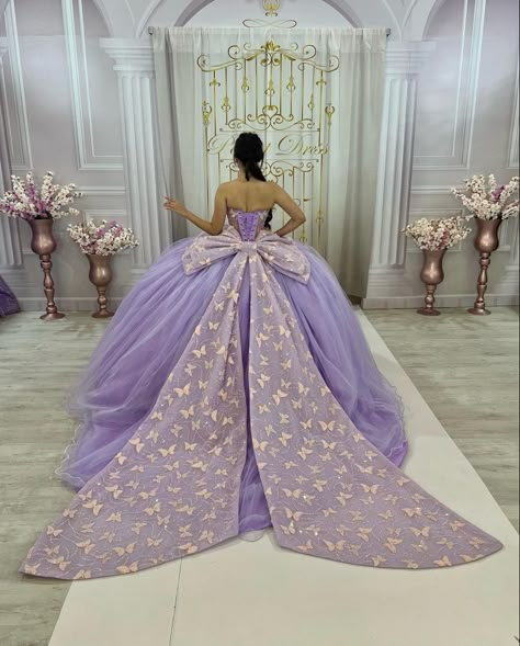 Light Purple Quinceanera, Light Purple Quinceanera Dresses, Lavender Quinceanera Dresses, Lavender Quinceanera, Purple Quinceanera, Xv Dresses, Gown Birthday, Lilac Prom Dresses, Mexican Quinceanera Dresses