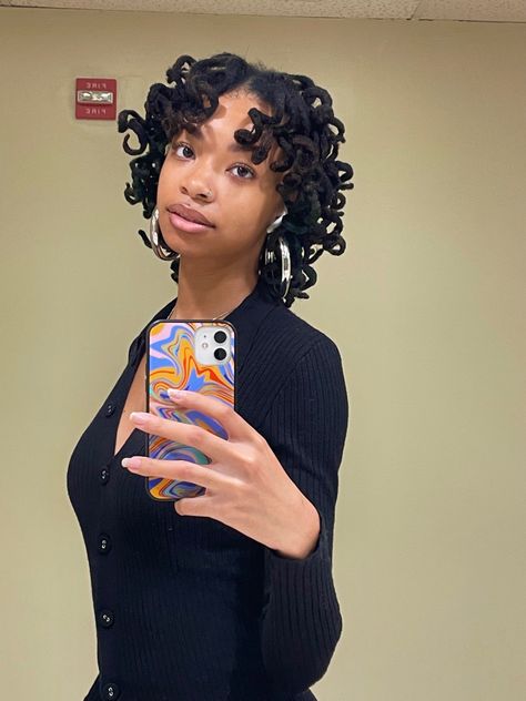 Short Locs With Bangs, Black Hair 90s, Short Hair Twist Styles, Colored Curly Hair, Short Locs Hairstyles, Hair Twist Styles, Dread Hairstyles, Dreadlock Hairstyles, Hair Life