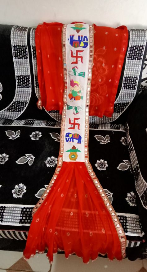 Khatli Work Dupatta, Moti Work Dupatta, Pokhvani Chundadi Hand Work, Khatli Work, Indian Wedding Gifts, Dupatta Design, Moti Work, Engagement Hairstyles, Navratri Dress