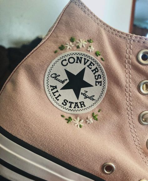 High top pink embroidered converse VSCO Instagram aesthetic Embroidery Converse High Tops, Embroidered Converse Aesthetic, Pink Custom Converse, Embroid Converse, High Top Converse Embroidery, Converse High Tops Embroidered, Custom Converse Embroidery, Converse Diy Embroidery, Converse Aesthetic Embroidery