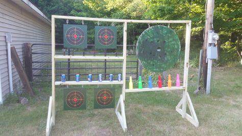 Diy airsoft target Fun Archery Targets, Target Practice Shooting Ideas, 4h Shooting Sports Projects, Diy Archery Target Backstop, Diy Targets For Shooting, Diy Shooting Target, Shooting Range Diy, Shooting Target Ideas, Target Practice Shooting