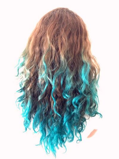 tumblr color hairstyles Blue Dip Dye Hair, Blue Tips Hair, Rose Brown Hair, Dyed Ends Of Hair, Hair Tumblr, Ombre Blond, Dyed Hair Pastel, Dip Dye Hair, Teal Ombre