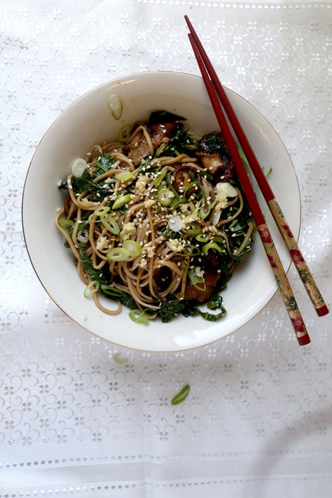 A zesty cousin of horseradish, the entire wasabi plant from root to leaves can be used in cooking. In this simple noodle dish, crisp wasabi stalks add texture, while the tender, chewy leaves are a complex substitute for bitter greens. Spicy grated root can be added to taste for the perfect amount of kick. Shiitake Mushrooms Recipes, Japanese Soba Noodles, Soba Noodles Recipe, Asian Noodle Dishes, Classic Pasta Salad, Soba Noodles Salad, Grilled Prawns, Asian Noodle Recipes, Bitter Greens