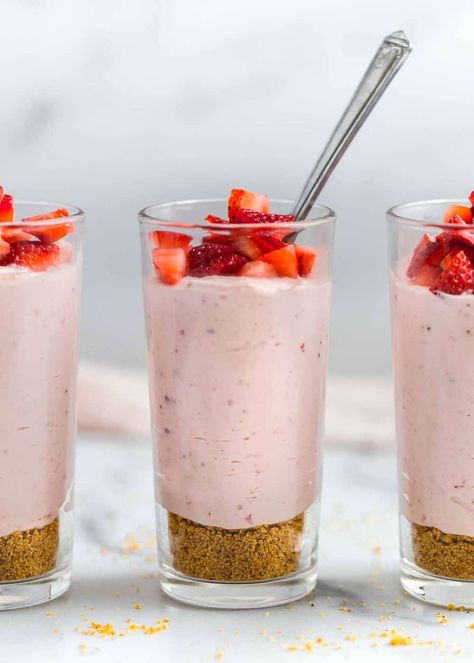 Strawberry Cheesecake Mousse Strawberry Mousse Cheesecake Parfait, Dessert With Strawberries Easy, Strawberry Dessert Shooters, Pink Parfait Desserts, Strawberry Mouse Cups, Strawberry Shooters Mini Desserts, Mini Mousse Cups, Strawberry Parfait Desserts, Pink Dessert Cups