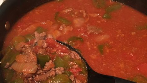 This is delicious served in tortillas (although a bit saucy) or over rice. It's easy to make and relatively quick. Steak Chicana Recipe, Chicana Recipe, Paleo Chili, Roasted Tomato Sauce, Sirloin Tips, Beef Stew Meat, Spanish Rice, Stuffed Banana Peppers, Fun Easy Recipes