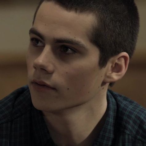 Buzzcut Stiles Stilinski, Stiles Stilinski Buzzcut, Stiles Season 1, Stiles Stilinski Season 1, Stiles Stilinski Icons, Dylan Obrian, Dylan Obrien, Teen Wolf Stiles, Teen Wolf Cast