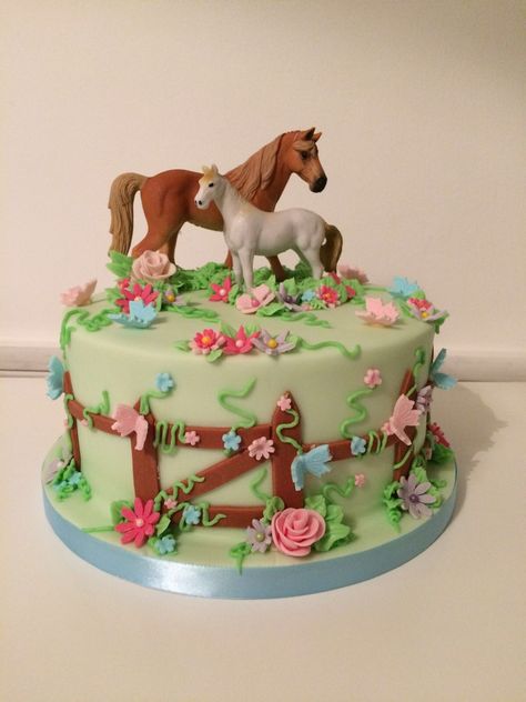 Cute Horse Cake, Country Chic Birthday Cake, Girls Horse Birthday Cake, Spirit Horse Birthday Cake, Horse Cakes Birthday Girl, Cake With Horses Birthday, Birthday Cake Horse Theme, Horse Cakes Ideas, Horse Party Cake