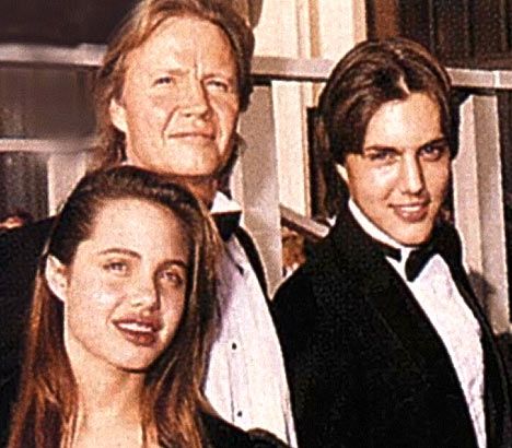 Family: Angelina Jolie, dad Jon Voight, and brother James Haven Voight Marcheline Bertrand, James Haven, Angelina Jolie Young, Jon Voight, To My Father, Robert Burns, Childhood Photos, Family Feud, American Beauty