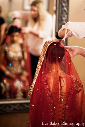 indian-wedding-getting-ready-bride-lengha-mirror http://maharaniweddings.com/gallery/photo/2968 Bride Parlour Shoot Indian, Bride Mirror Photo, Parlour Shoot Bride, Bride Lengha, Parlour Shoot, Indian Bride Getting Ready, Bridal Makeup Pictures, Makeup Shoot, Bridal Photography Poses