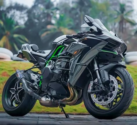 This a amazing bike . It will be suitable for you . This bike is really great .😎 Kawasaki Ninja Bike, Moto Ninja, Kawasaki Ninja H2, Motos Kawasaki, Kawasaki Ninja H2r, Kawasaki Heavy Industries, Tmax Yamaha, Ninja Bike, Kawasaki H2