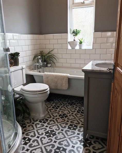 Dulux Warm Pewter, Pewter Bathroom, Restaurant Patio, Bad Inspiration, Patterned Floor Tiles, Bathroom Plants, Trendy Bathroom, Dream Bathroom, Metroid