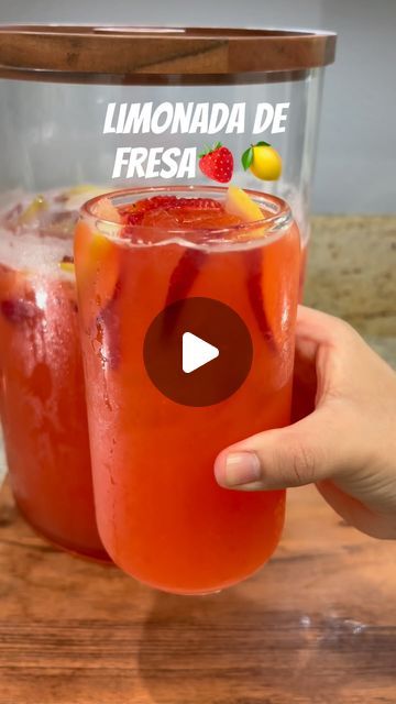 Mexican Drink Recipes, Lemon Aid, Agua Fresca Recipe, Mexican Drinks, Michelada, Refreshing Drinks Recipes, Mexican Dessert, Agua Fresca, Mexican Foods