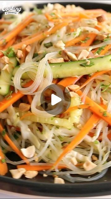 Cold Asian Noodle Salad, Asian Noodle Salad Recipe, The Cooking Foodie, Asian Salads, Maggi Noodles, Asian Noodle Salad, Noodle Salad Recipes, Salad Salad, Salad Recipes Video