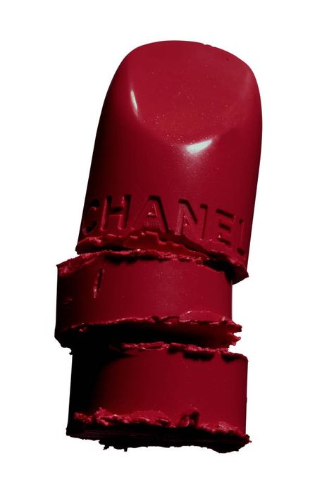 Channel Lipstick, Anne Hathaway Style, Chanel Lip, Best Red Lipstick, Chanel Lipstick, Chanel Rouge, Cosmetics Photography, Chanel Makeup, Lipstick Red