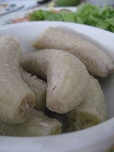 Guineo hervido- Boiled green bananas. Puerto Rican side dish. Toss with olive oil, vinegar, salt and pepper, and you have a filling lunch! Boiled Green Bananas, Puerto Rican Cuisine, Puerto Rican Dishes, Puerto Rico Food, Sleep Dream, Spanish Dishes, Puerto Rican Recipes, Hispanic Food, Green Banana