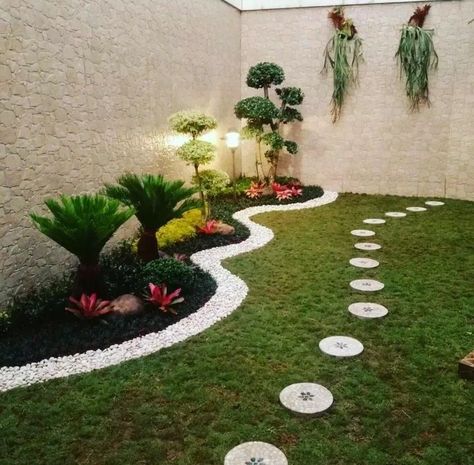 Modern Patio Designs//Back Yard Landscaping Garden Designs For Home Front Lawn Landscaping, Modern Patio Design, Small Front Yard Landscaping, Front Garden Landscape, Modern Backyard Landscaping, Front Yard Garden Design, Fall Garden Vegetables, Landscaping Garden, Recycled Garden