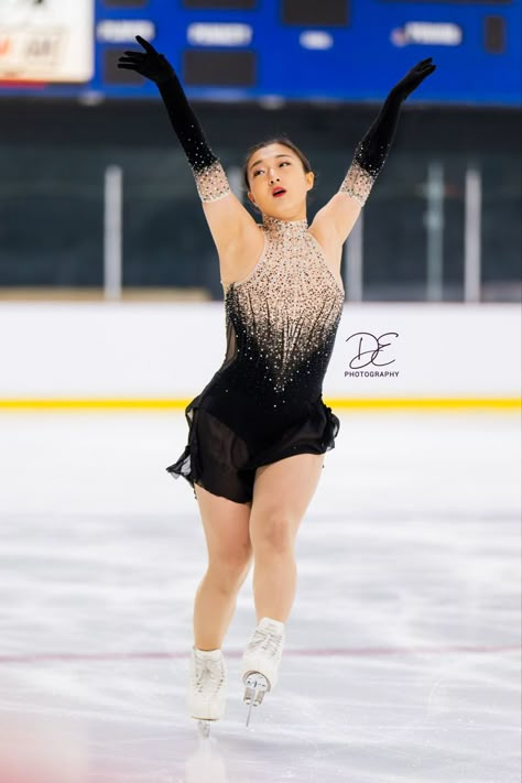 Kaori Sakamoto, Hot Figure, Skating Competition, Sports Girl, Figure Skaters, Figure Skating Dresses, Skating Dresses, Figure Skater, Art Block