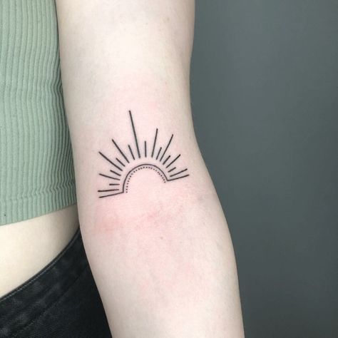 Ray Of Sunshine Tattoo, Rays Of Sunshine Tattoo, Over The Knee Tattoo, Rays Tattoo, Sun Rays Tattoo, The Knee Tattoo, Sun Tattoo Small, Sunshine Tattoo, Ray Tattoo