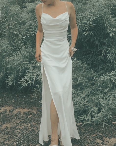 Simple White Flowy Dress, Long Silk Wedding Dress Simple, Simple Flowy Wedding Dresses, Silk Wedding Reception Dress, Simple Long White Dress, Silk Wedding Dress Simple, White Reception Dress, Flowy Silk Dress, Plain White Dress