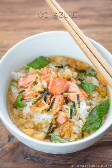 Yakimeshi Recipe, Salted Salmon, Nourishing Soup, Dashi Broth, Just One Cookbook, Cibo Asiatico, Rice Crackers, Easy Japanese Recipes, Japanese Recipe