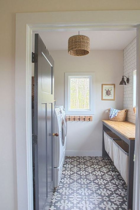 Basement Laundry Room Makeover, Farmhouse Laundry Room Ideas, Modern Farmhouse Laundry Room, Grey Interior Doors, Laundry Room Update, Laundry Room Organization Storage, Laundry Room Lighting, Room Storage Diy, Basement Laundry Room