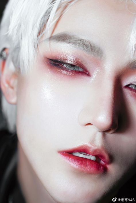 Teknik Makeup, Vampire Eyes, Anime Eye Makeup, Vampire Makeup, Red Makeup, Male Makeup, Creative Makeup Looks, Eye Makeup Art, Cosplay Makeup