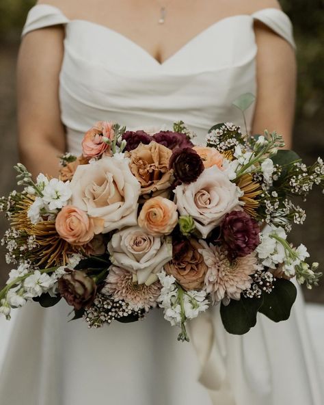 Crisp romance in all of its glory this fall…⁠ ⁠ Planning a 2025 fall wedding? Save this post for inspiration for creating your dream day!⁠ #fallweddings #fallweddinginspiration #fallweddingseason #fallweddingflowers #fallweddinginspo #autumnwedding #autumnweddings #autumnweddinginspiration #wedding2025 #2025bride Fall Planning, Dream Day, Fall Wedding Flowers, Wedding Inspiration Fall, Wedding Saving, Wedding Inspo, Fall Wedding, Your Dream, Dreaming Of You