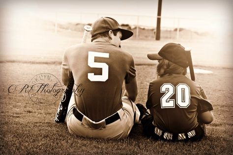 Sports picture. Brother and sister  CR/Photography Baseball Brother Picture Ideas, Brothers Baseball Photo Shoot, Brother Baseball Pictures, Sibling Softball Pictures, Brother Baseball Photoshoot, Sibling Baseball Softball Pictures, Sibling Baseball Pictures, Baseball Family Pictures, Baseball Picture Ideas