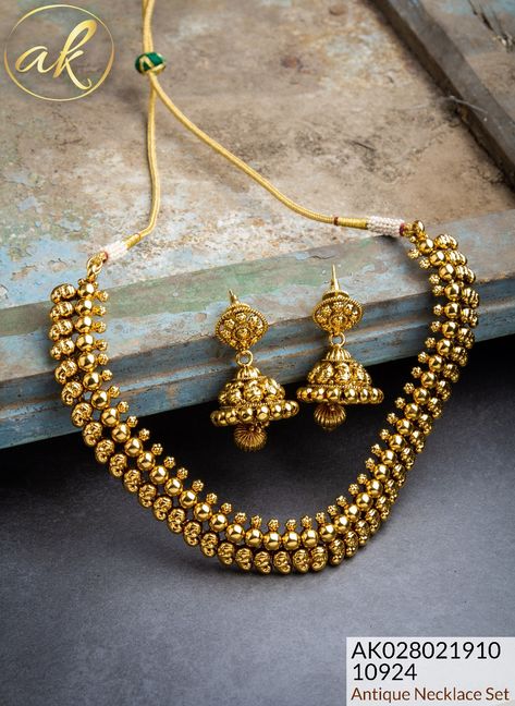 Temple jewellery available at AnkhJewels for booking WhatsApp on on +919619291911.... Latest Gold Necklace Designs Indian Temple Jewellery, Simple Temple Jewellery, Indian Gold Necklace Designs, Simple Necklace Designs, Antique Necklaces Design, Gold Bangles For Women, Gold Jewelry Outfits, Wedding Necklace Set, Gold Items