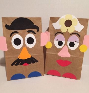 4 fáciles y divertidas manualidades con bolsas de papel Toys Story Cake, Potato Party, Birthday Party Treat Bags, Disney Crafts For Kids, Toy Story Crafts, Mrs Potato Head, Paper Bag Crafts, Birthday Party Treats, Toy Story Theme