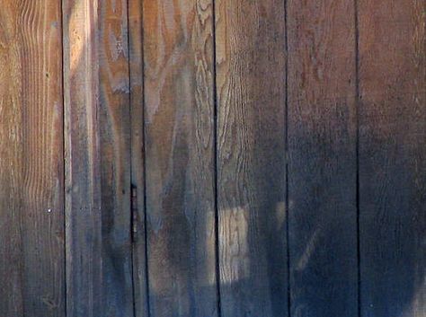 How to Remove Cedar Mold - From Wood Siding : Buffalo Lumber. Black Mold, Cleaning Mold, Oil Based Stain, Cedar Planks, Cedar Siding, Cedar Fence, Water Based Stain, Cleaning Wood, Wood Siding