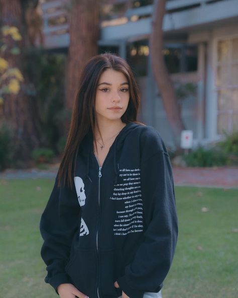 Rachel Brockman Biography, Wiki, Age, Height, Net Worth, Tik Tok Career Relationship Tiktok, Rachel Brockman, Brandon Rowland, Pretty Snakes, Tiktok Star, Life Story, Ideas For Instagram Photos, Young Fashion, Casual Chic Outfit