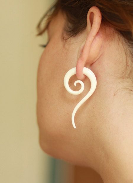 Fake Gauges  Sahara Spiral Tails   White Bone by TribalStyle, $20.00 Faux Piercing, Fake Gauge Earrings, Fake Earrings, Fake Gauges, Bali Jewelry, Horn Earrings, Fake Plugs, Bone Earrings, Plug Earrings