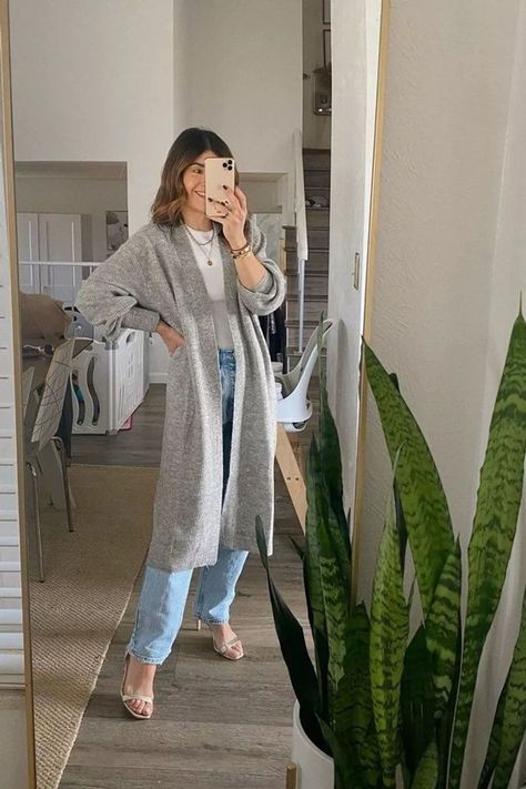 Gray Duster Cardigan Outfit, Light Gray Cardigan Outfit, Light Gray Outfit, Gray Cardigan Outfit, Outfits With Grey Cardigan, Light Grey Cardigan, Casual Winter Outfit, Elevated Casual, Outfit Chic