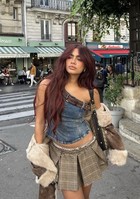 Aries Outfits, Japan Outfits, Slay Outfits, London Outfit, Street Style Edgy, Aesthetic Fits, New York Style, Plaid Mini Skirt, Street Outfit