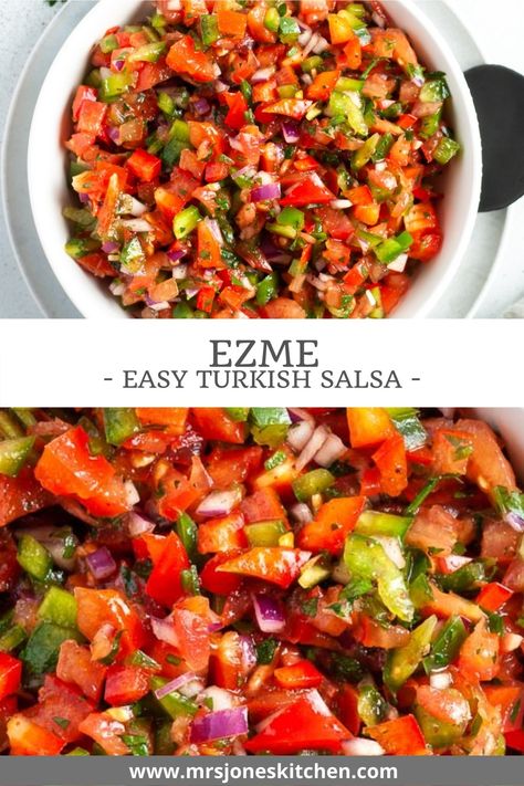 Ezme Recipe Chilli Salsa Recipe, Turkish Tomato Salad, Capsicum Salad Recipes, Turkish Sides, Mezze Salad, Ezme Recipe, Ezme Salad, Turkish Salads, Turkish Lunch