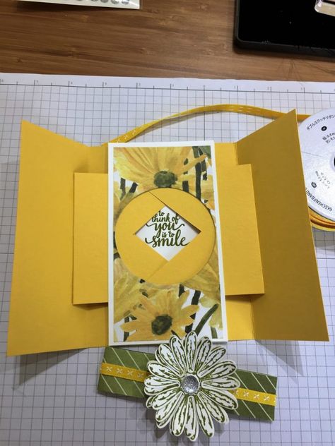 Paper Camera, Shutter Card, Daisy Cards, Team Training, Interactive Cards, Making Greeting Cards, Fancy Fold Cards, Card Tutorial, Fancy Folds