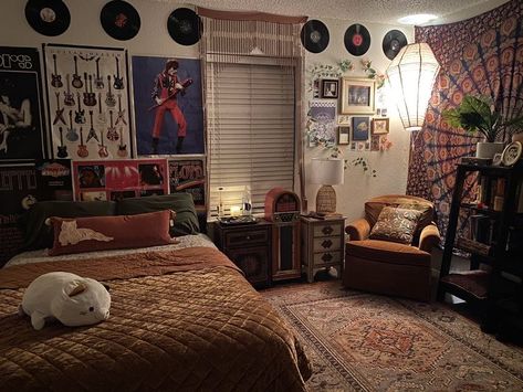 Dorm Room Ideas Preppy, Room Ideas Preppy, Trendy Dorm Room Ideas, Trendy Dorm Room, Bedroom Decor Aesthetic, Aesthetic Plants, Chill Room, Dorm Room Ideas, Room Deco