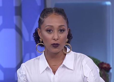 Tamara Mowry Hairstyles, Tamera Mowry Style, Tamera Mowry Hairstyles, Tia Mowry Hairstyles, Tamera Mowry, Hairstyle Youtube, Protective Hairstyles For Natural Hair, Natural Hair Twists, Pelo Afro