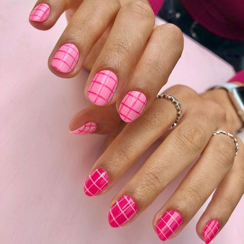 Funky Pink Nails, Grid Nails, Pretty Nail Colors, Gold Nail Art, Manicure Inspiration, Basic Nails, Pretty Nail Art Designs, Colorful Nail Designs, Nail Studio