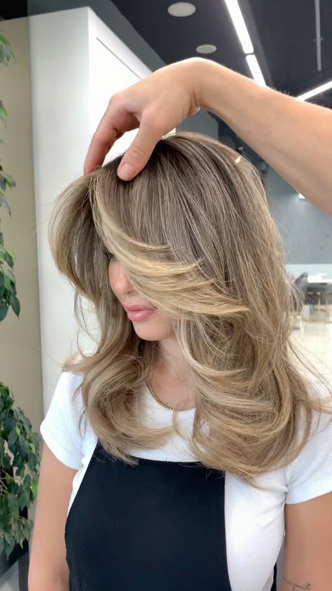 Anya Hair, Hairstyles With Volume, Trendy Hairstyles For Short Hair, Curtain Hair, Sketch Hair, Curls For Medium Length Hair, Graduation Hairstyles With Cap, Hair Keratin, Hair Logo