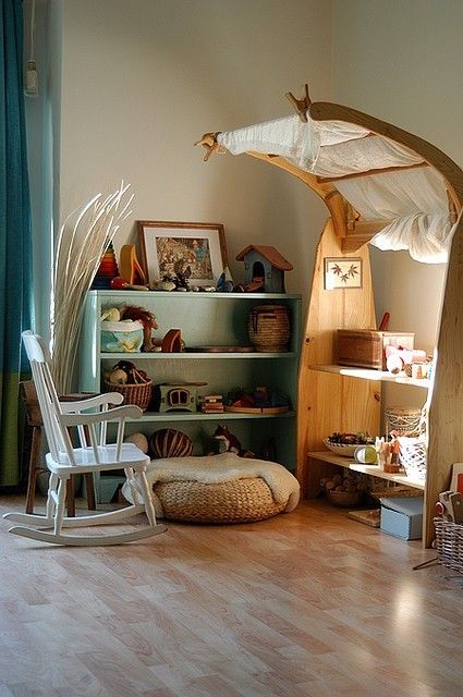 Looks more like an amazing bedroom than a classroom, but I love the idea of having an exploratory/nature center that could be used during free time or as a reward. Play Corner, Class Room, Play Space, Reading Corner, Waldorf Inspired, Learning Spaces, Room Decorations, Kids Playroom, Kid Spaces