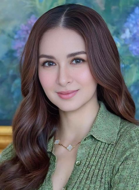 Filipina Woman, Marian Rivera, Beautiful Girl Drawing, Royal Beauty, Beauty Face, Pretty Woman, Cute Hairstyles, Womens Hairstyles, Photography Poses